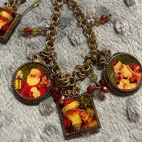 Vintage Christmas Bracelet & Earrings set - Picture 3 of 9